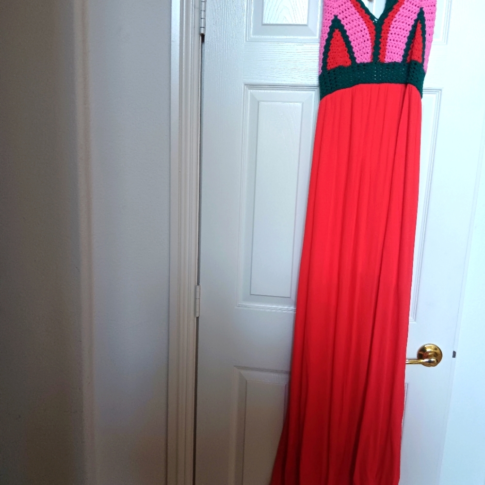 Strapless and backless maxi dress